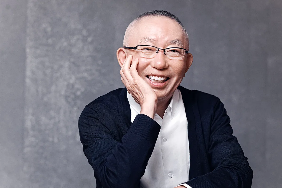ユニクロ社長・柳井正の年収や資産は？経歴やプロフィールも紹介