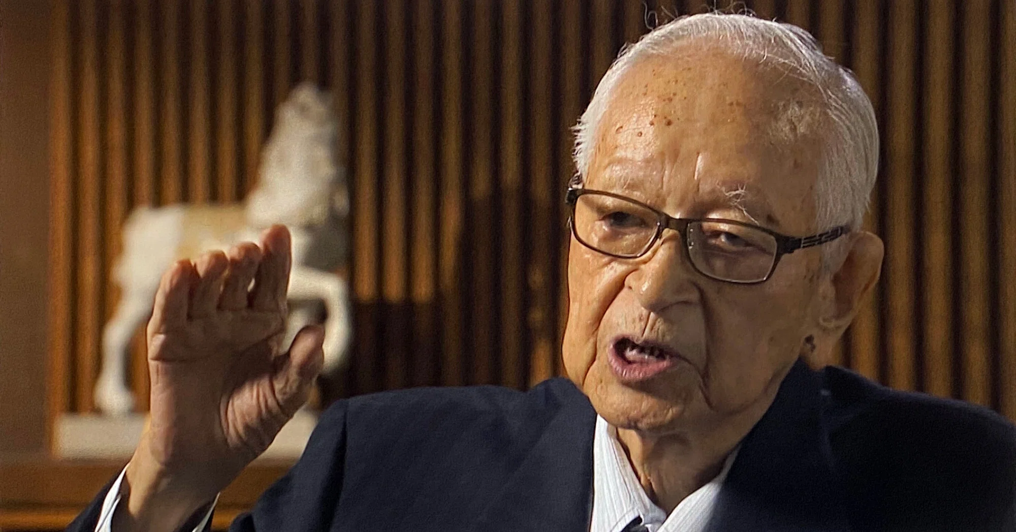 読売新聞の代表取締役・渡辺恒雄の息子はどんな人？資産や家族構成を調査